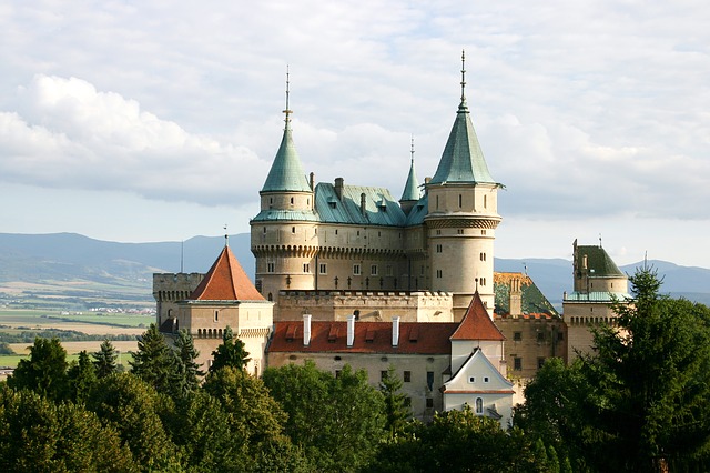 I’m in Bratislava : where can I travel during my internship abroad ?